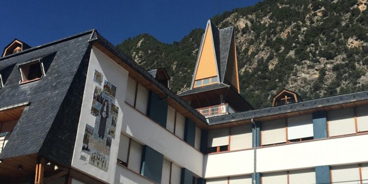 El col·legi Mare Janer.