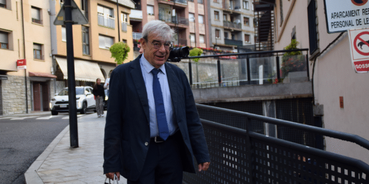 El ministre de Relacions Institucionals, Educació i Universitats, Ladislau Baró.