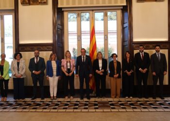 (vídeo) Membres del Consell General visiten el Parlament català per discutir sobre llengua i IA