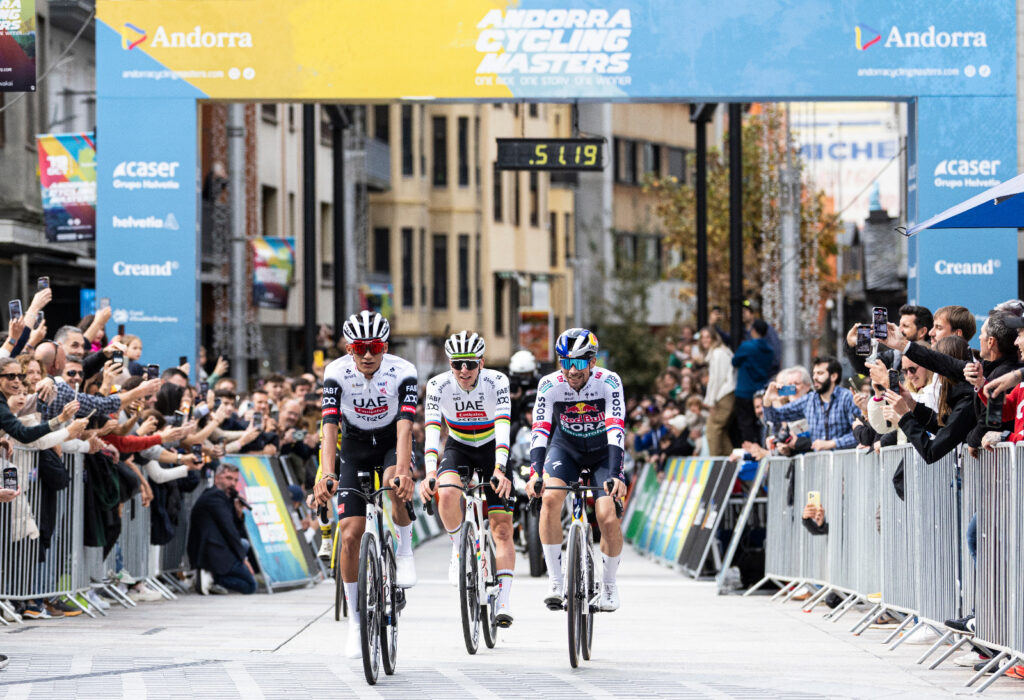 Els ciclistes durant un moment de la prova aquest diumenge passat. Foto: Andorra Turisme