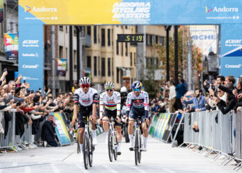 Els ciclistes durant un moment de la prova aquest diumenge passat. Foto: Andorra Turisme