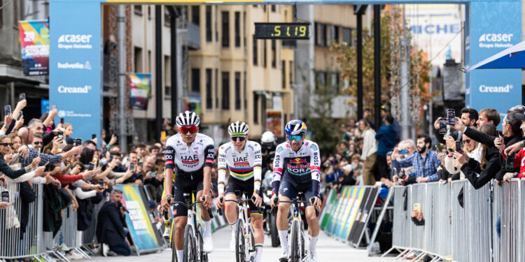 Els ciclistes durant un moment de la prova aquest diumenge passat. Foto: Andorra Turisme