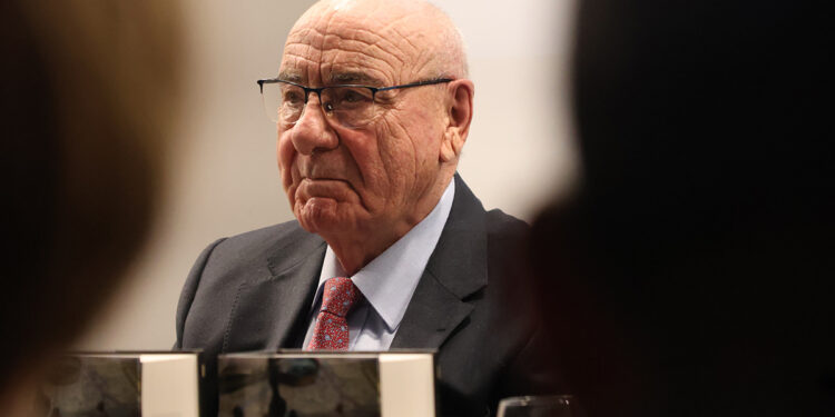 L’escriptor i consultor, José Luis Ribera, durant la presentació del llibre. Foto: M. R. (ANA)