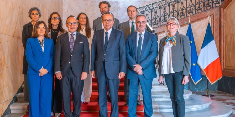 Imatge de la trobada amb el prefecte de l'Alta Garona i el d'Occitània. Foto: Prefectura d'Occitània. i