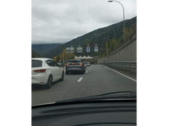 Cues aquest matí a l'entrada d'Andorra des d'Espanya. Foto: Xarxes. J.