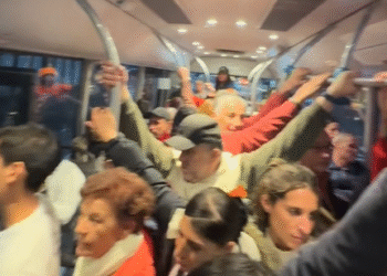 Col·lapse a un bus.