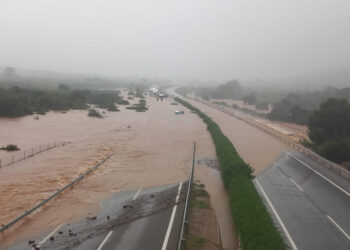 (vídeo) Alerta per inundació a la costa tarragonina amb milers de segones residències d’andorrans i l’AP7 tallada