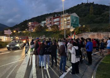 Manifestació propalestina en la connexió entre la Seu i Andorra.