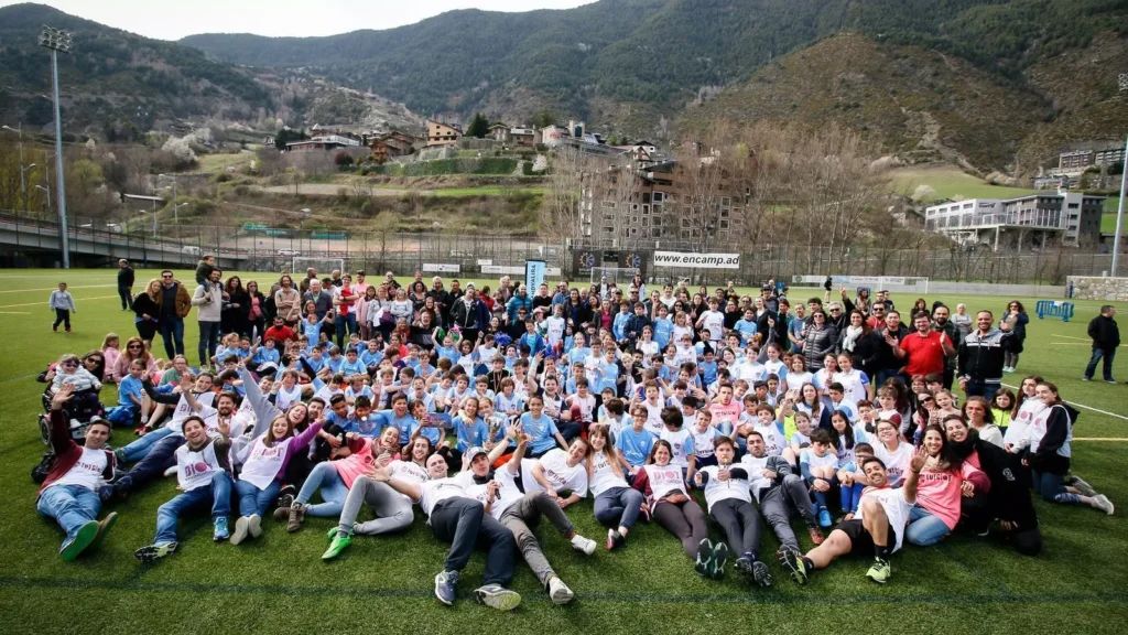 Nens i nenes del futbol base. Foto: Arxiu.
