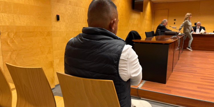 Demanen 18 anys de presó per un acusat d’agredir sexualment una menor a Puigcerdà a canvi d’un mòbil