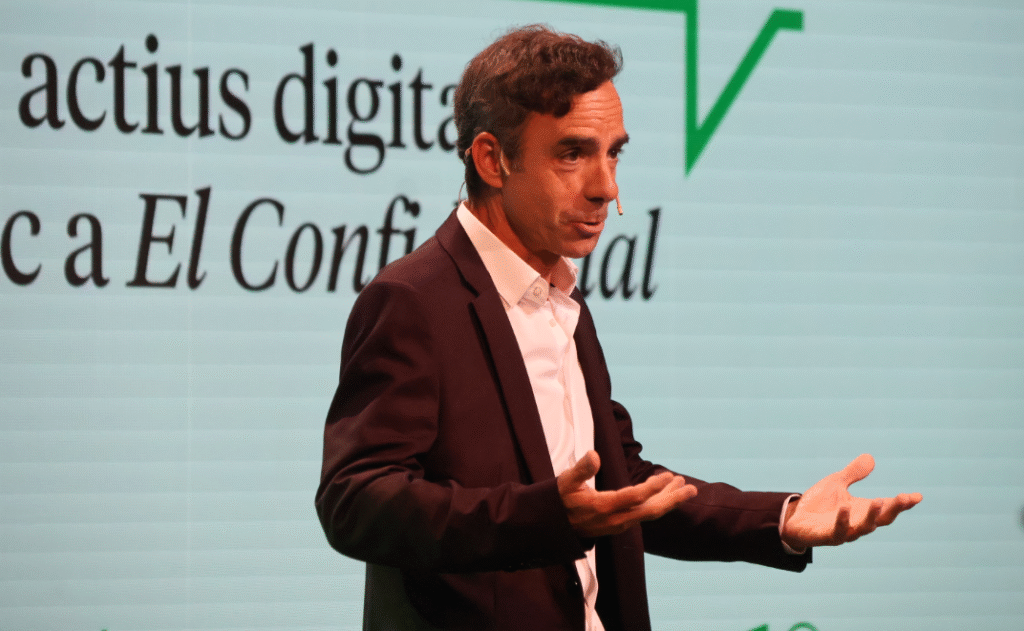 El moderador i economista Javier Molina, expert en actius digitals i col·laborador econòmic a El Confidencial.