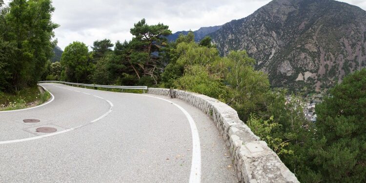 Més controls a la carretera de la Comella per les curses il·legals de cotxes