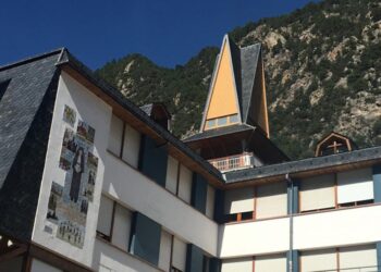 Un brot de gastroenteritis afecta 80 alumnes de col·legi Mare Janer