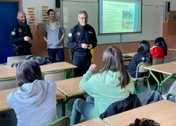 Una xerrada de la policia a les escoles. Foto: Policia d'Andorra