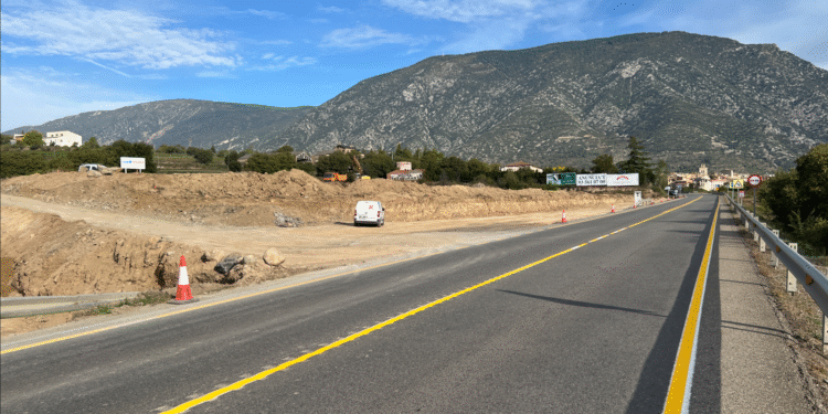 La carretera C-14 a l'altura del municipi d'Organyà.