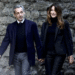 L'excopríncep francès Nicolas Sarkozy i la seva dona, Carla Bruni, abandonen la casa familiar a París. Foto: EFE/EPA/Teresa Suarez