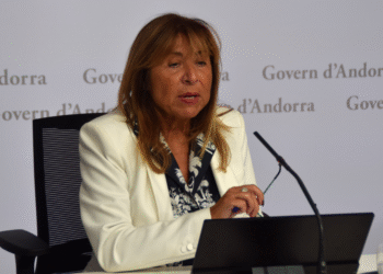 La ministra de Presidència, Economia, Treball i Habitatge, Conxita Marsol, presentant el Projecte de llei de continuïtat i consolidació de les mesures per al creixement sostenible.