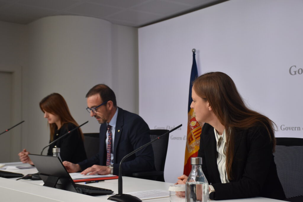 La roda de premsa de presentació de la nova llei del turisme d'aquest dijous. Foto: D. M. (ANA)