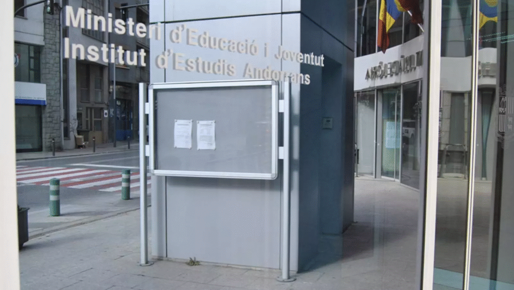 Façana del ministeri d'Educació i Esenyament Superior. Foto: ANA