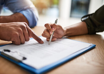 Propietaris de pisos estan signant falsos certificats. Foto: Google,