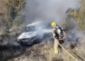 Imatge del cotxe incendiat. Foto: X.