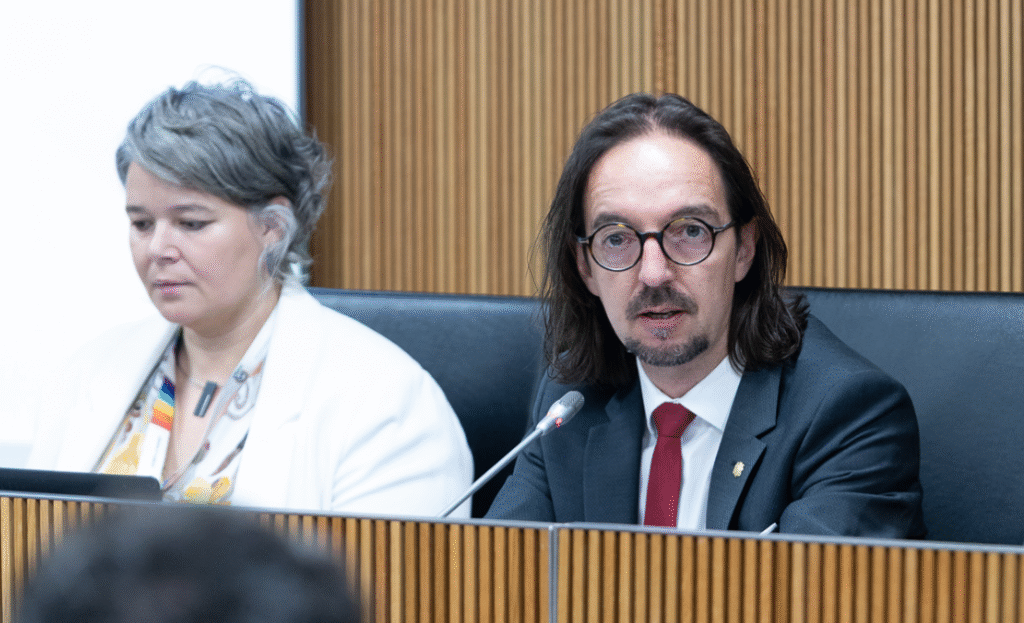 El secretari d'Estat per a les Relacions amb la Unió Europea, Landry Riba, durant la darrera compareixença al Consell General.