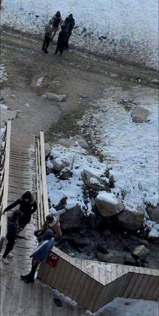 La fotografia que s'adjunta a la publicació.