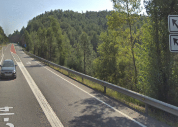 Un accident talla el trànsit en ambdós sentits a la C-14 a Bassella