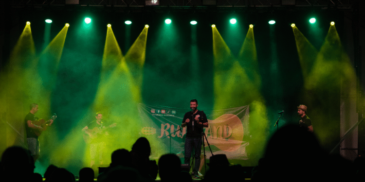 El concert del grup andorrà Rumband a la festa major d'Escaldes-Engordany l'any 2023.