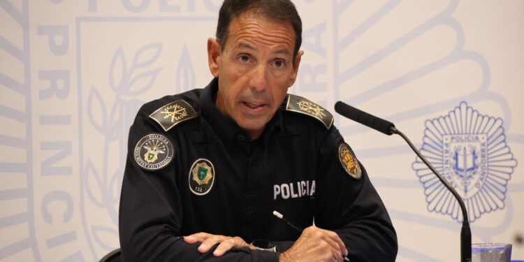 El director de la policia, Bruno Lasne. Foto: I. M. (ANA)