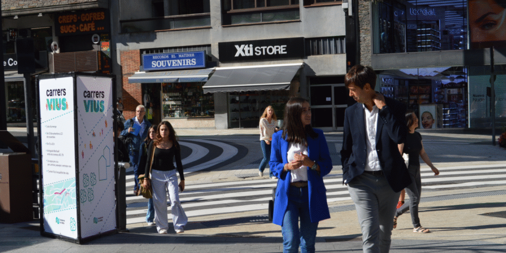 Els cònsols en l'inici de la prova pilot al setembre. Foto: Arxiu.