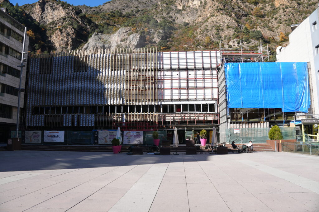 L'estat actual de la façana del Centre Cultural Lauredià. Foto: Comú de Sant Julià de Lòria