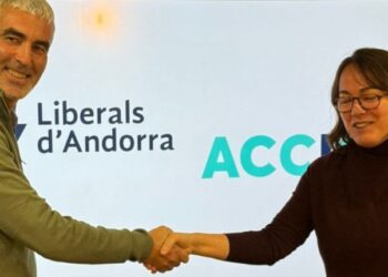 Imatge de l'acord entre Liberals i Acció. Foto: Liberals-Acció.
