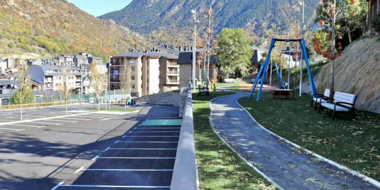 Una zona d'aparcament d'Encamp. Foto: Comú d'Encamp