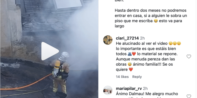 Els bombers apaguen el foc a casa del youtuber. Foto: Instagram.