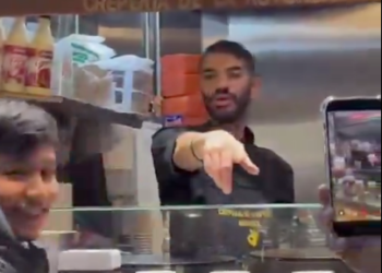 El creper de la Rotonda en un moment del vídeo.