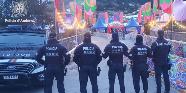 Dispositiu policial en el festival Snowrow. Foto: Policia.
