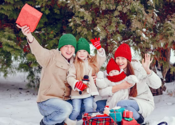 Una família en el dia de Nadal. Foto: Google.