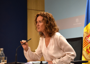 Sílvia Calvó en una compareixença davant dels mitjans de comunicació.