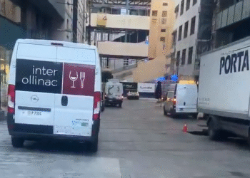 Pere Moles denuncia com el comú d’Andorra la Vella ha convertit un carrer de vianants en càrrega-descàrrega