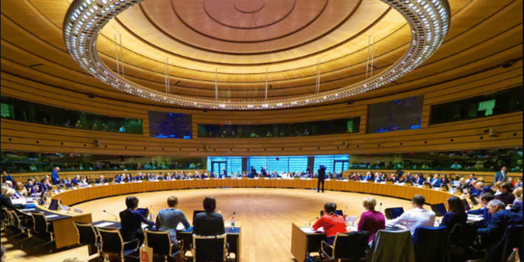 Negociacions amb la UE per adaptar l’acord monetari en cas d’aprovar-se l’acord d’associació