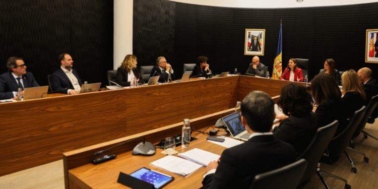 Gili titlla de “poc ètic” que se li vulgui atribuir “el fracàs estrepitós de DA” per les noves torres