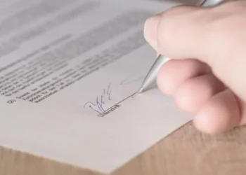 S'estan signant ceriticats falsos de domicili. Foto: Google.