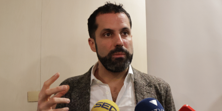 El director de la Confederació Empresarial Andorrana (CEA), Iago Andreu-Sotelo, durant la compareixença.