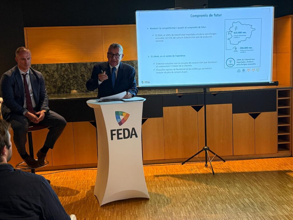 Albert Moles durant la presentació de les dades.