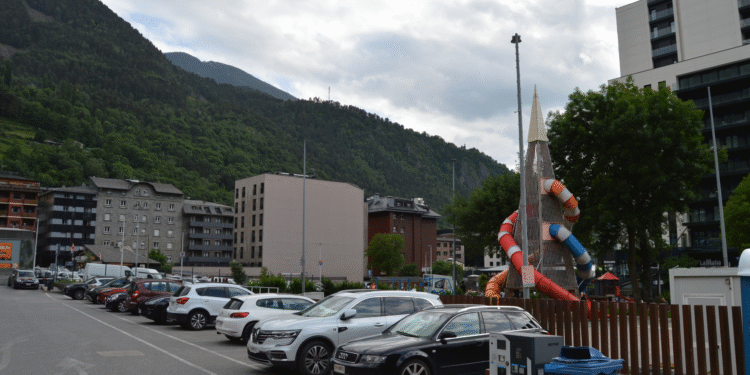 Gili admet l’impacte de tancar el parc i l’aparcament del Clot d’Emprivat per fer les torres