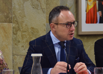 El cap de Govern, Xavier Espot, durant la seva intervenció en la trobada de Nadal.
