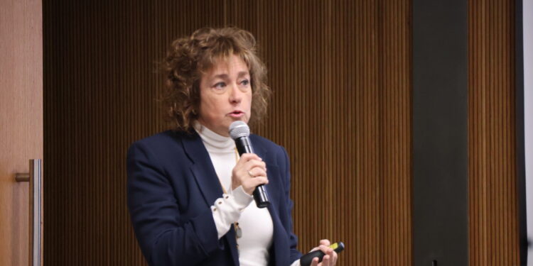 La presidenta del Consell d’Administració de l’Agència Estatal de Resolució d'Entitats Bancàries (AREB), Sílvia Cunill, al Consell General. Foto: I. M. (ANA)