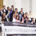 Concentració a favor de la regularització. Foto: Google.