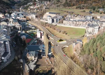 Vista aèria de la Massana que inclou la simulació del futur vial. Foto: Govern.